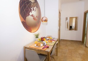 Apartment, 1 Bedroom | In-room dining - Living Valencia Edificio Merced (Valencia)