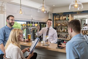 Bar (on property) - Loch Ness Clansman Hotel (Inverness)