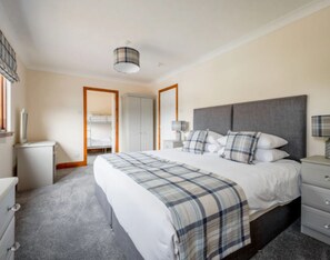 Exclusive Quadruple Room | Premium bedding, individually decorated, individually furnished