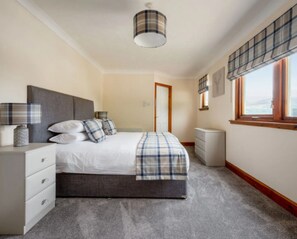 View from room - Loch Ness Clansman Hotel (Inverness)