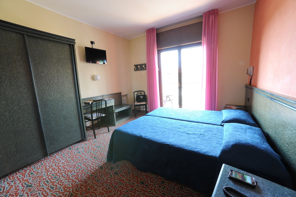 in-room safe, desk, iron/ironing board, free wifi