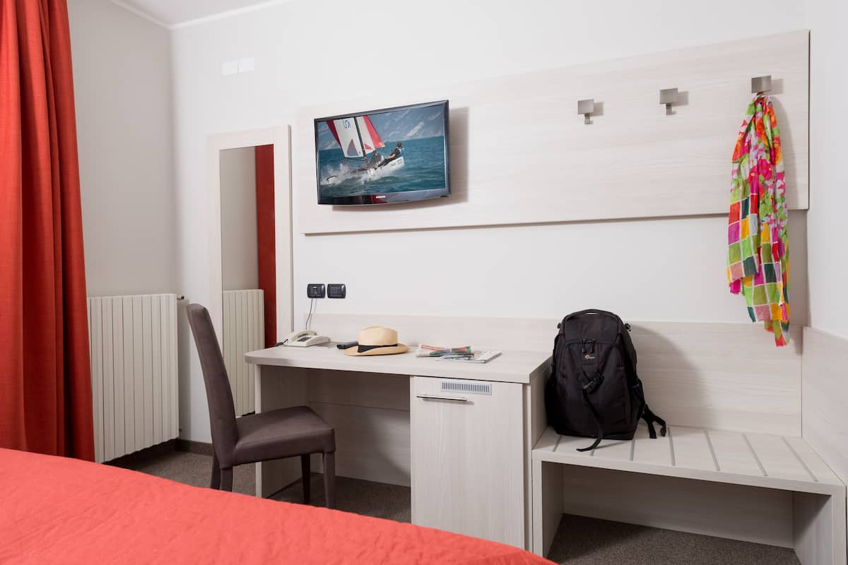 In-room safe, desk, iron/ironing board, free WiFi