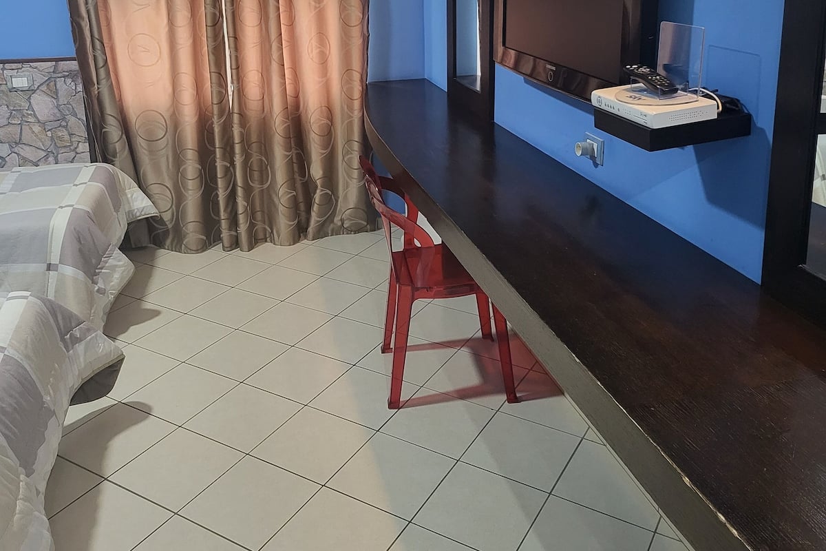 Kamar Triple Basic, 1 kamar tidur | Selimut bulu angsa, minibar, brankas, dan meja kerja