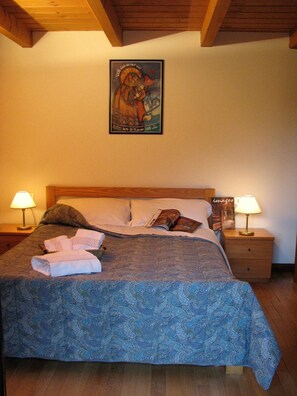 Iron/ironing board, free cots/infant beds, free WiFi