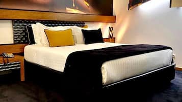 Junior Suite (Spa Access) | Minibar, in-room safe, desk, soundproofing