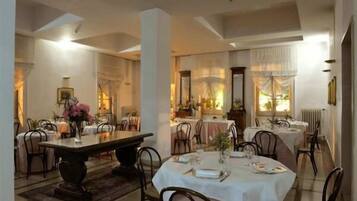 Frühstück, Mittagessen und Abendessen