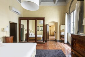 L 2 Bedroom Apartment, Sofa Bed - Duplex | Premium bedding, memory foam beds, in-room safe, laptop workspace - Numa Florence Palazzo Belfiore (Florence)