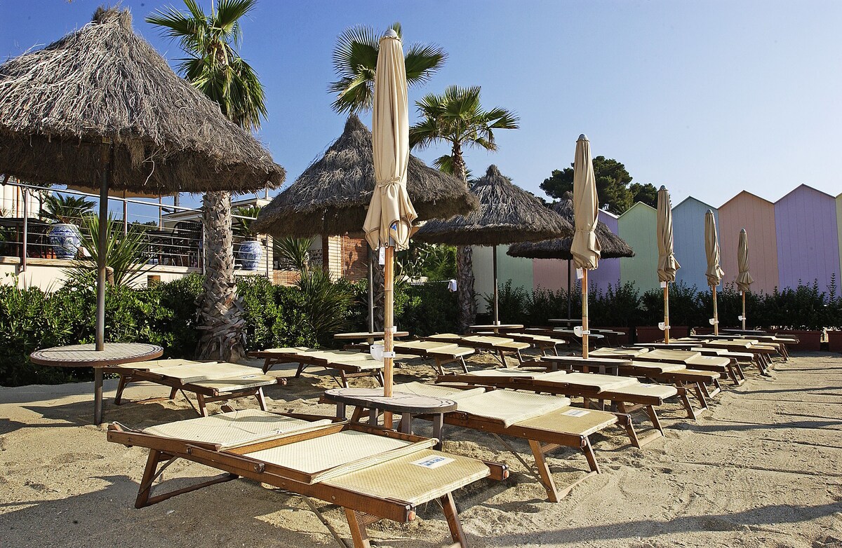 Private beach, beach cabanas, sun loungers, beach umbrellas