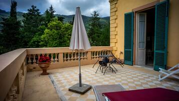 Premium-Doppelzimmer, eigenes Bad (4. Rosa Di Maggio) | Terrasse/Patio