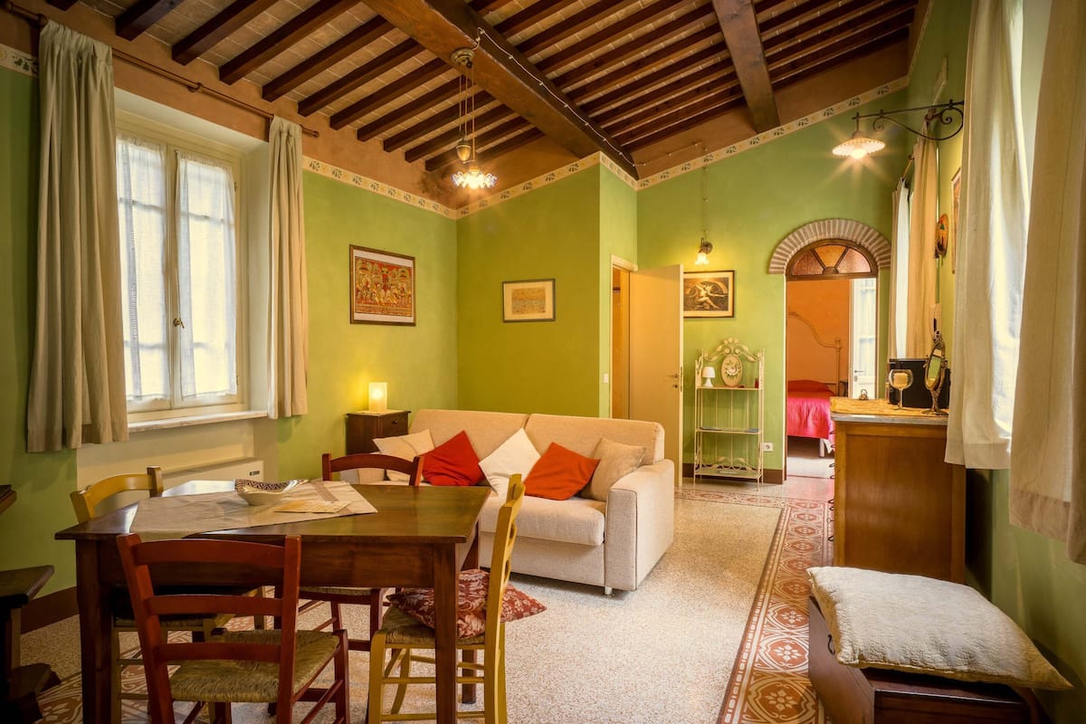 Traditional-Apartment | Lounge