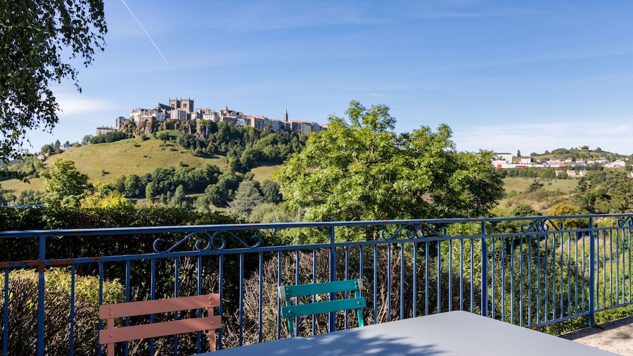 ブリット ホテル エッセンシィエル サン フルール