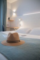 Standard Room, 1 Double Bed | Premium bedding, desk, laptop workspace, blackout drapes