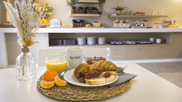 Daily buffet breakfast (EUR 13.90 per person)