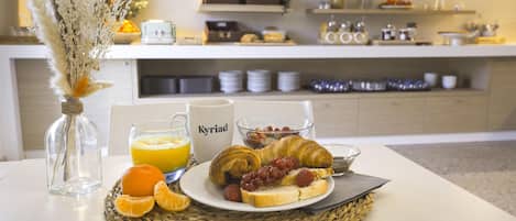 Daily buffet breakfast (EUR 13.90 per person)