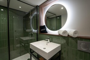 Superior Room, 1 Queen Bed | Accessible bathroom - Kyriad Montpellier Sud - A709 (Lattes)