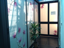 Resepsionis spa
