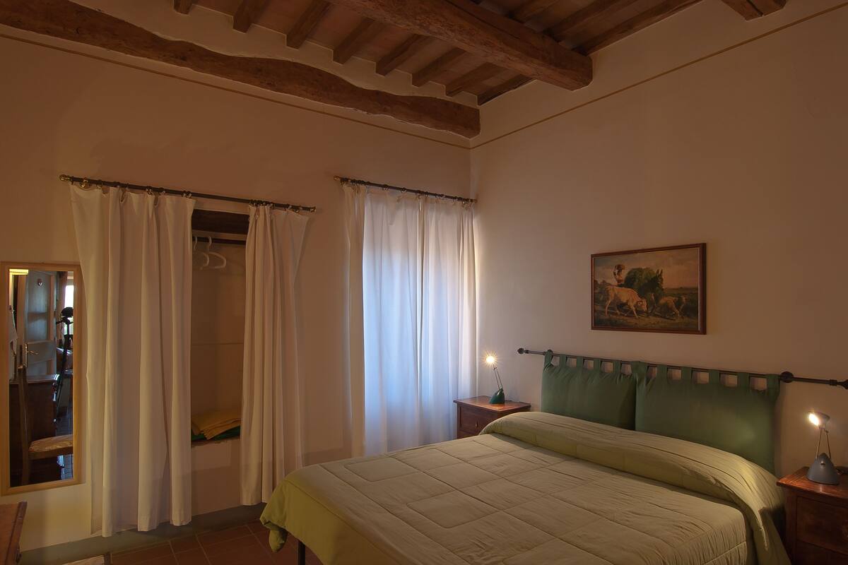 cots/infant beds, free wifi, wheelchair access