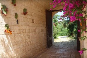 Exterior detail - Masseria Morrone (Ostuni)