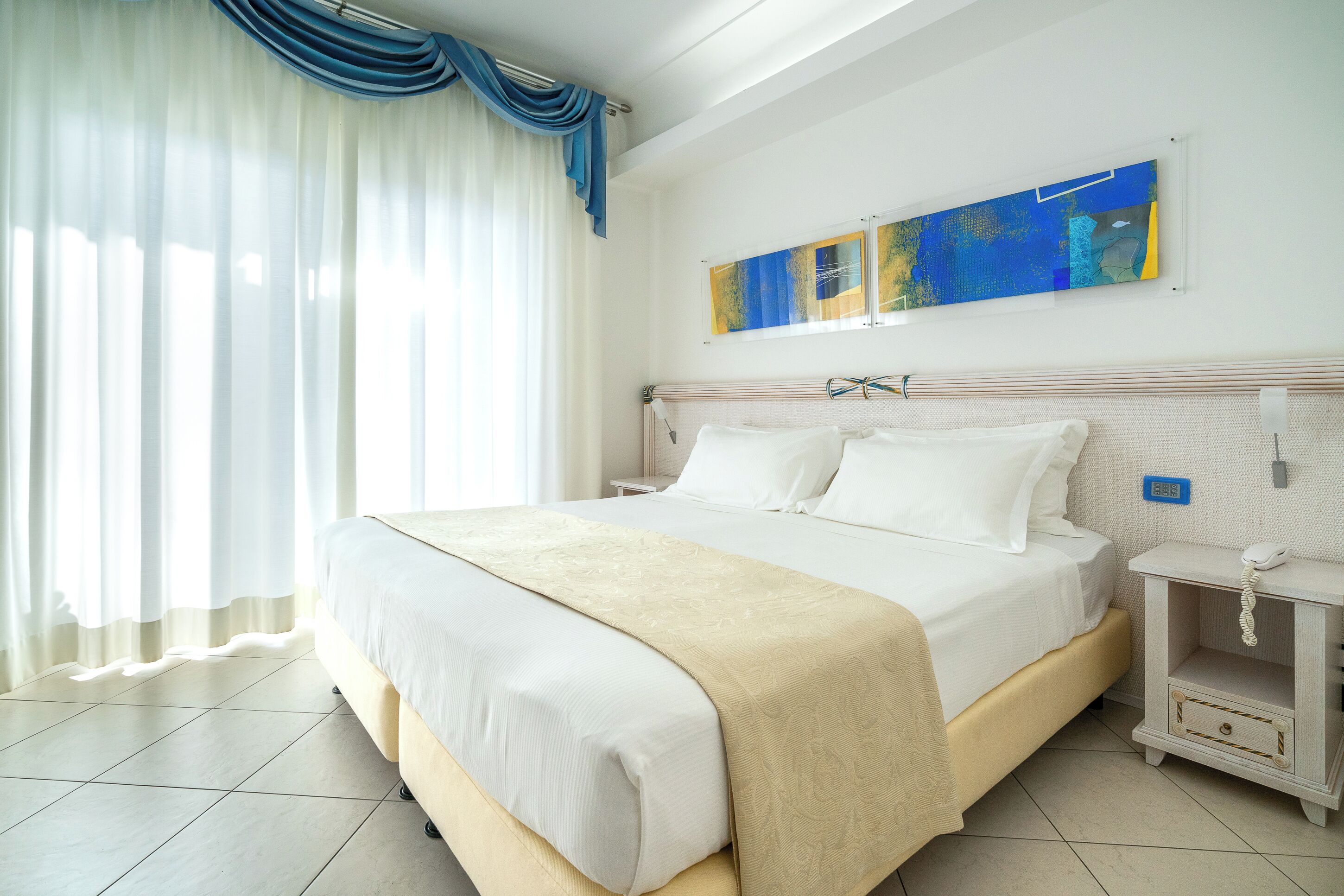 comfort double room | 1 bedroom, minibar, in-room safe, desk