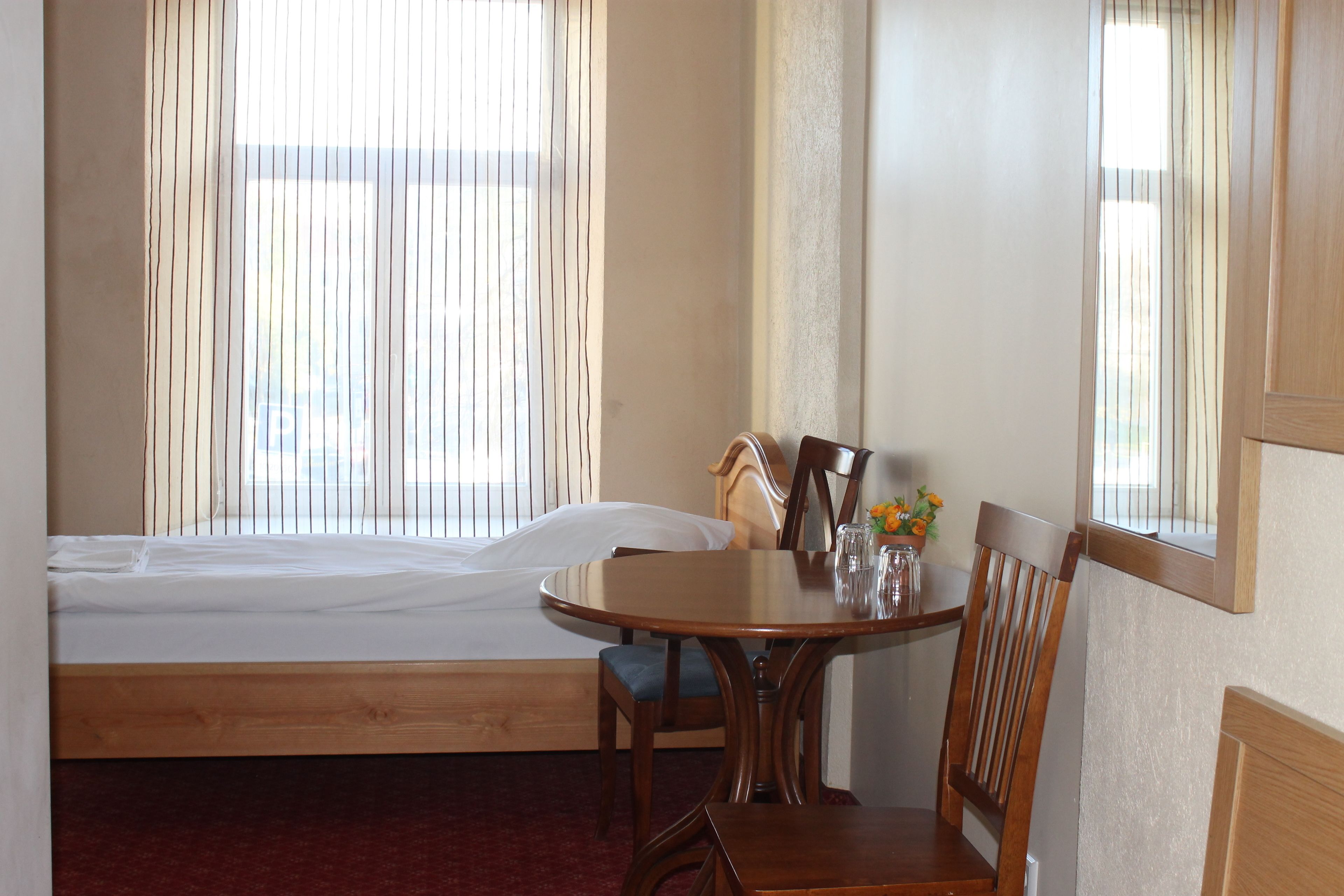 family room | in-room dining