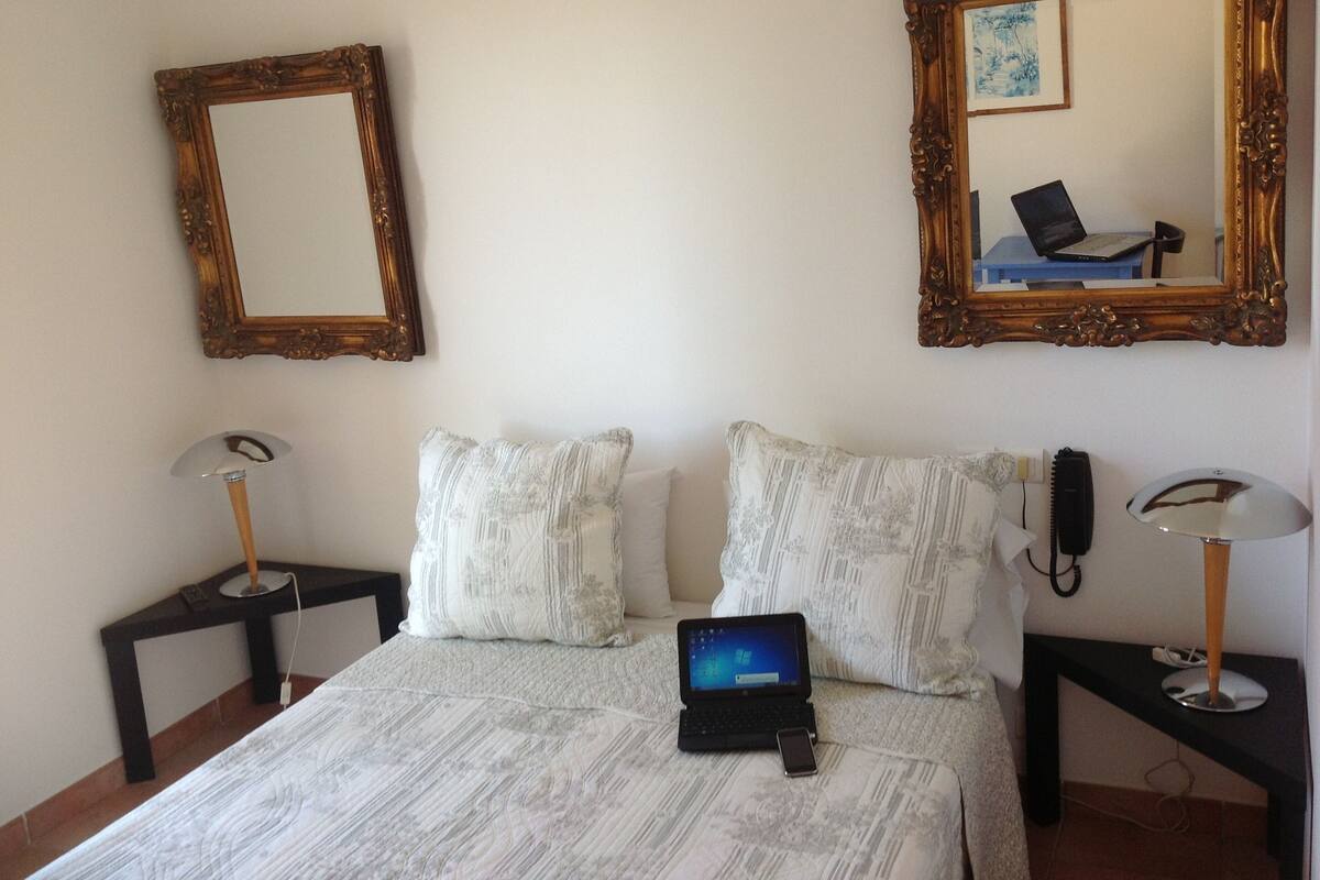 Desk, soundproofing, free WiFi