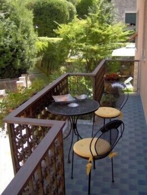 Double Room, Shared Bathroom (Verde) | Balcony - Stresa B&B (Stresa)