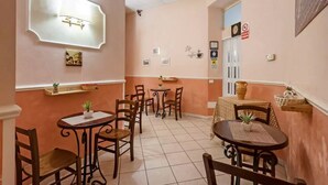 Daily buffet breakfast for a fee - A Casa Di Mei (Rome)