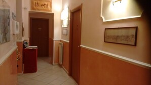 Interior entrance - A Casa Di Mei (Rome)