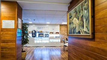 Desayuno buffet diario (EUR 7.95 por persona)