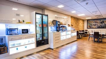 Tägliches Frühstücksbuffet gegen Gebühr