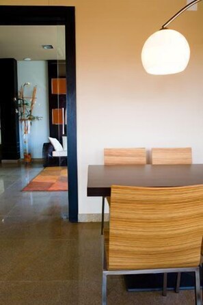Flat-screen TV - Royal Nayef (Sanxenxo)