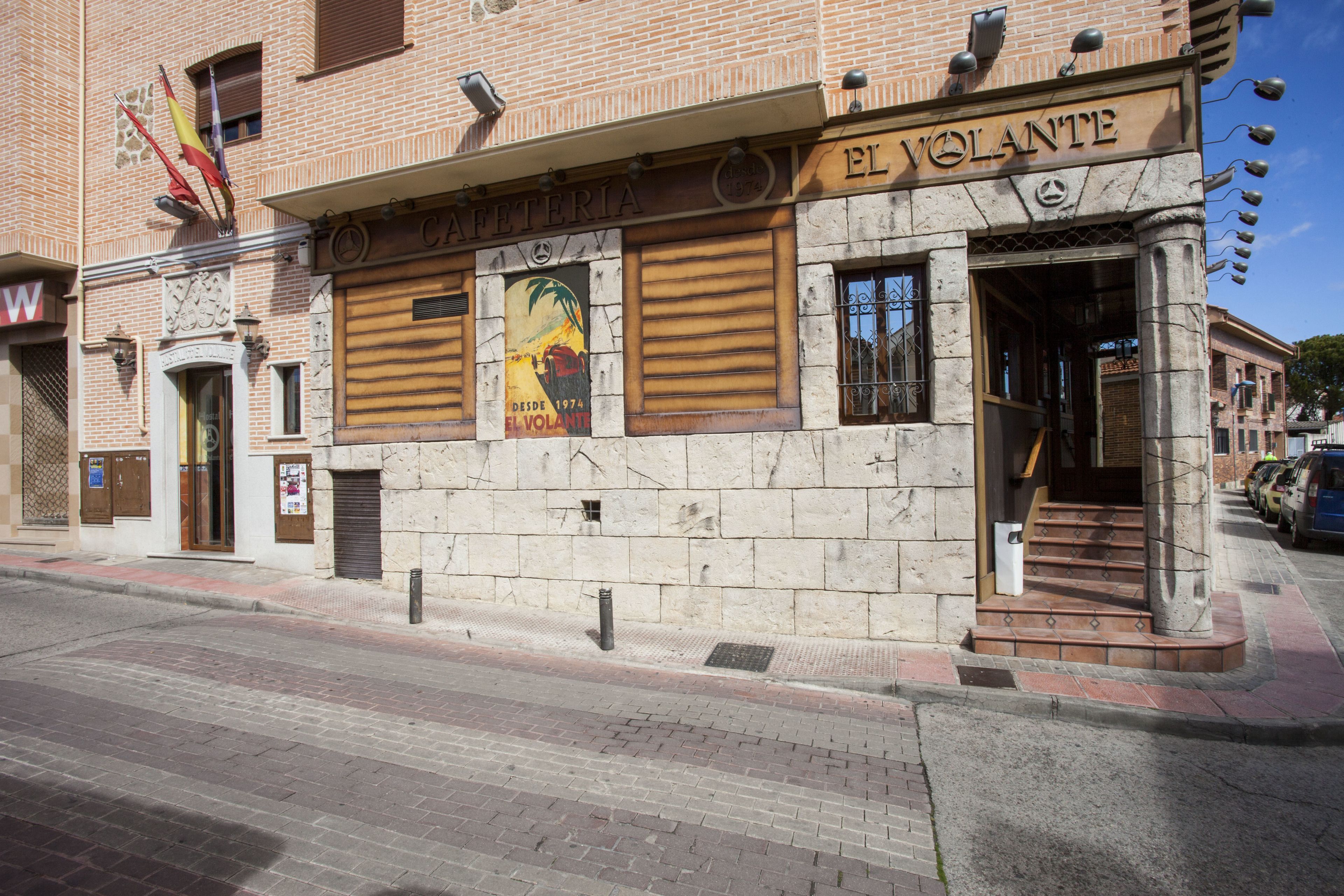 住宿正面 - 傍晚/夜晚