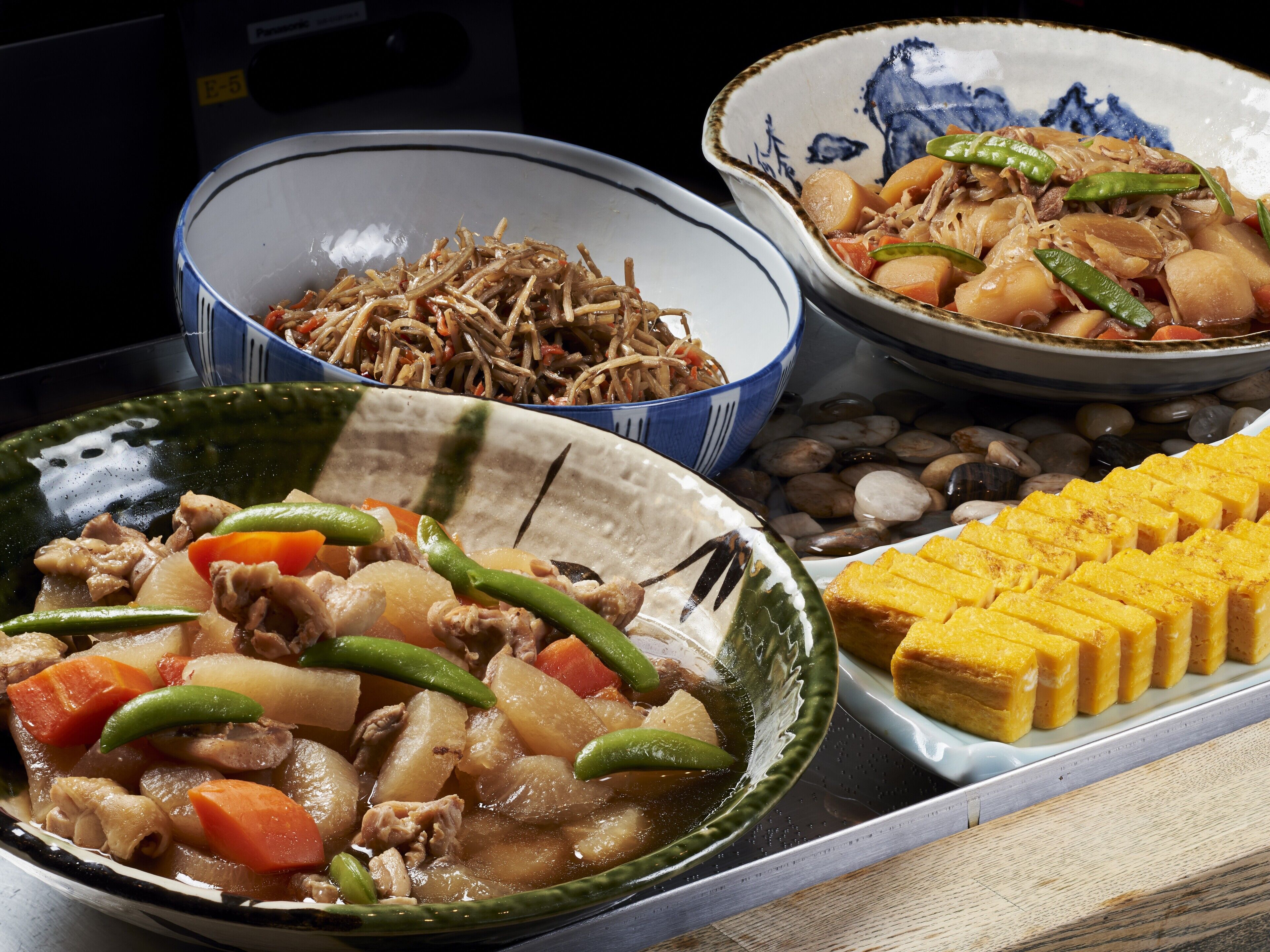 daily buffet breakfast (jpy 3850 per person)