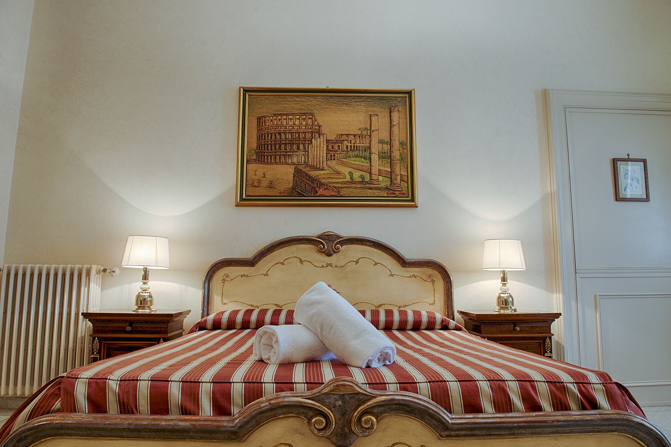 Minibar, coffres-forts dans les chambres, bureau, chambres insonorisées