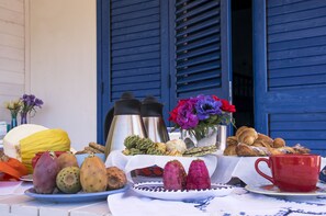 Outdoor dining - Villa Cetta (Agrigento)