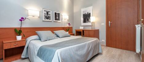 Kahden hengen huone | Tallelokero huoneessa, työpöytä, ilmainen Wi-Fi