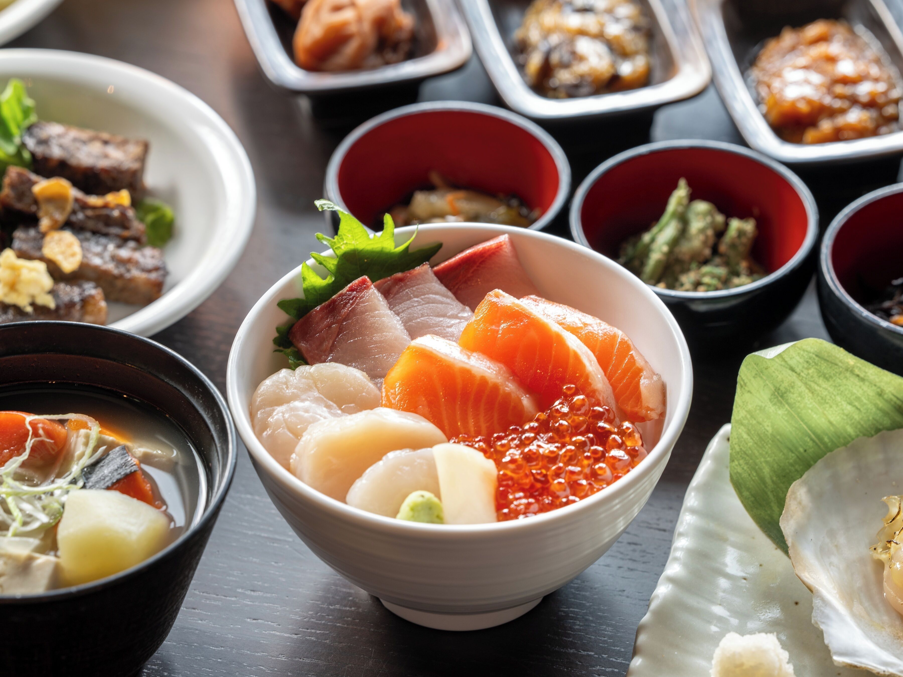 Bữa sáng buffet hàng ngày (3300 JPY/mỗi người) 