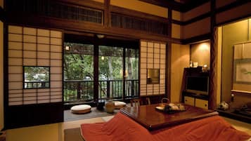 Japanese Style Room (TAKEBUE) | Down comforters, in-room safe, desk, free WiFi