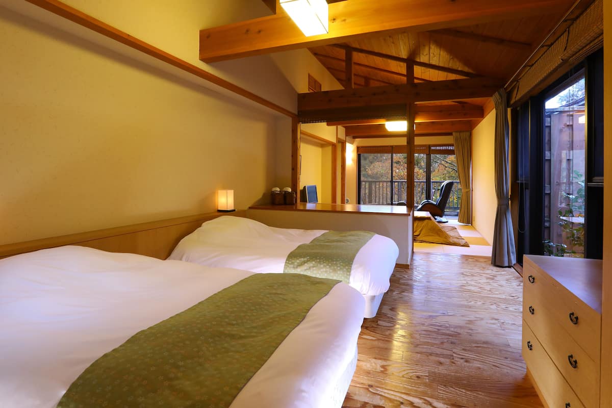 Japanese Western Style Room (YAMANOTO) | Down duvets, in-room safe, desk, free WiFi