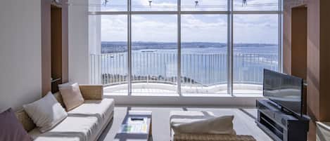 Chambre, non-fumeur (Sky Suite) | Coin séjour