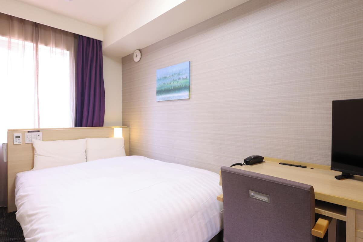 In-room safe, desk, free WiFi, bed sheets