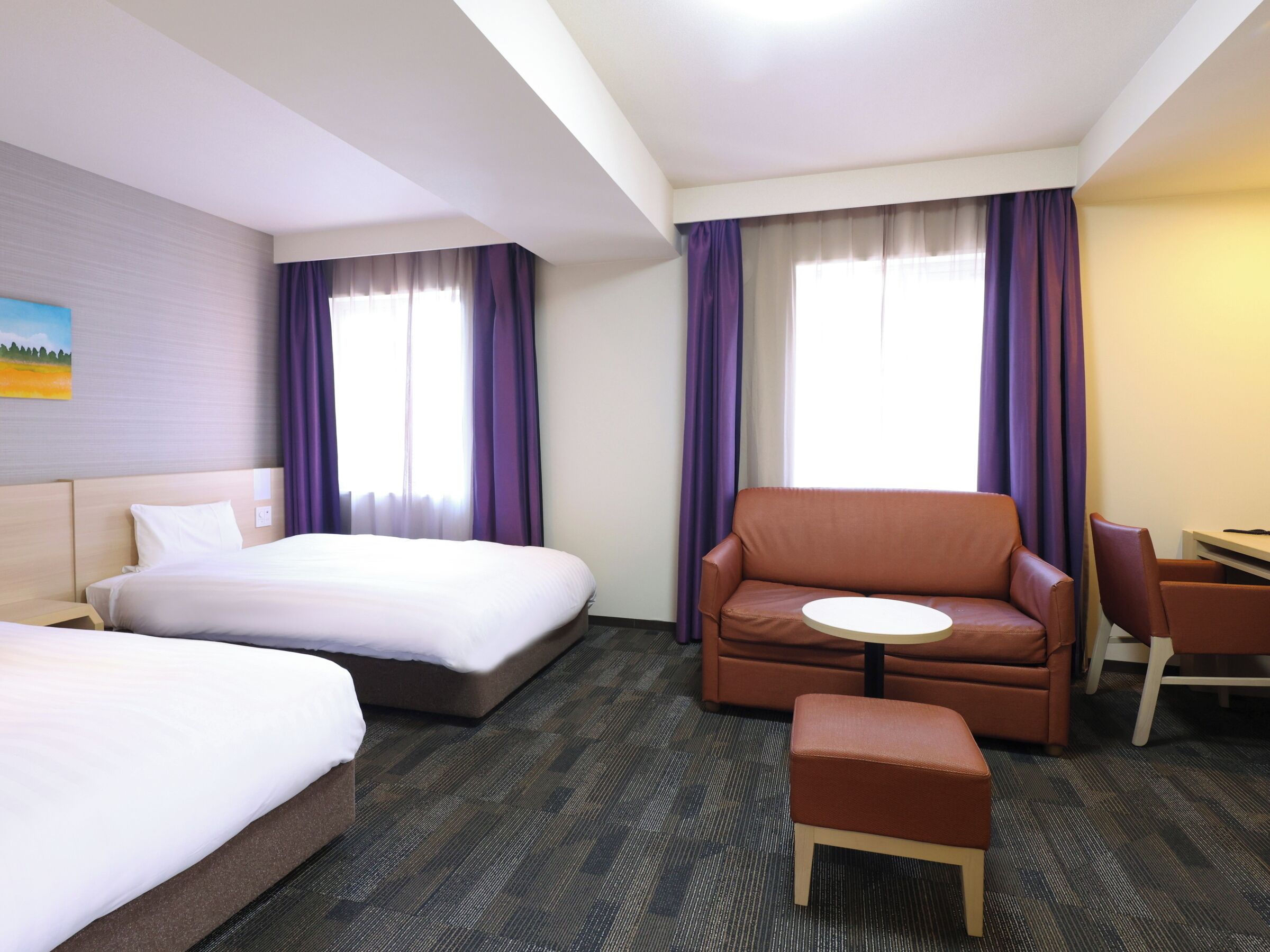 deluxe twin room, non smoking | in-room safe, desk, free wifi, bed sheets