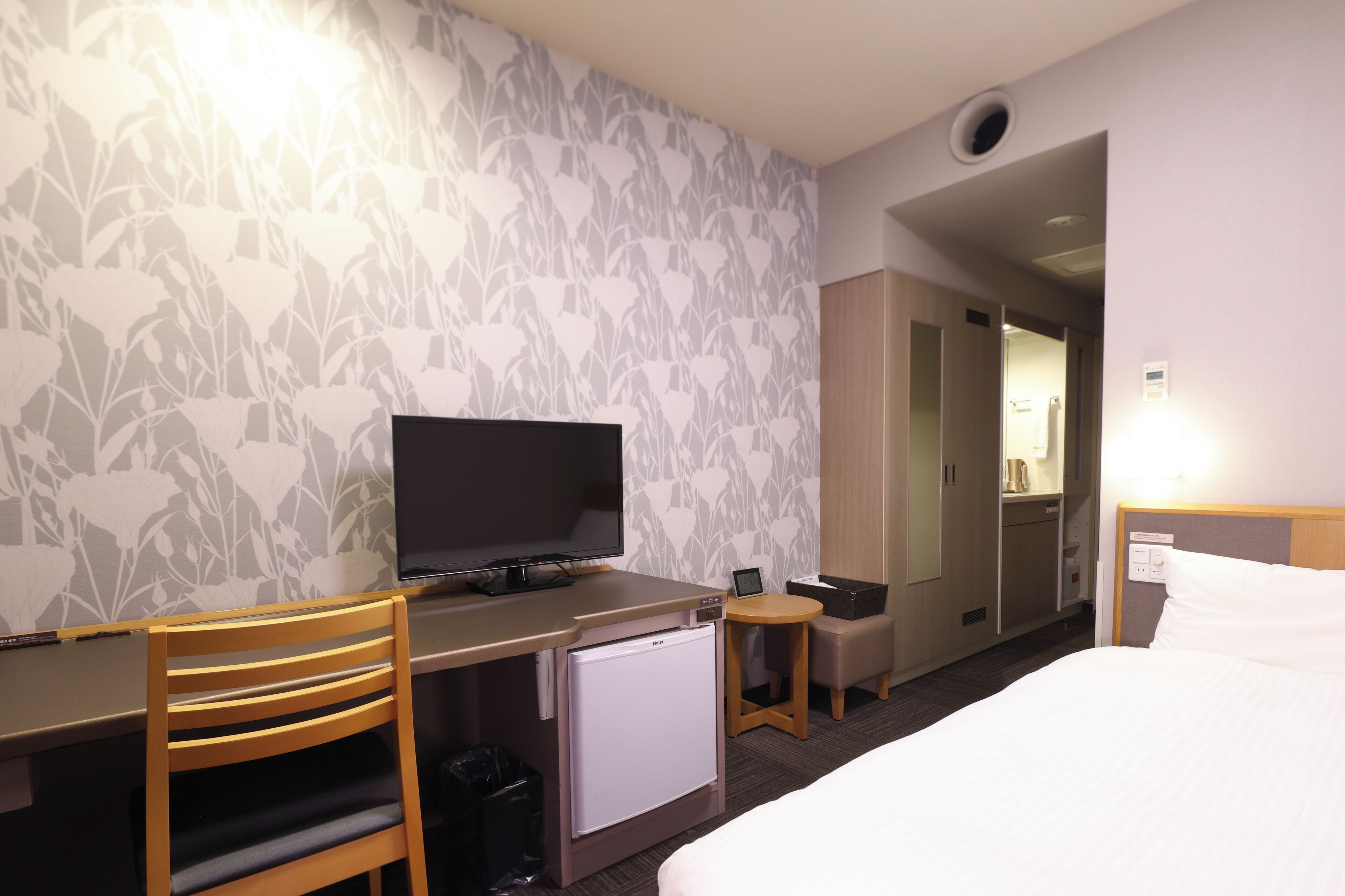 1 bedroom, in-room safe, desk, blackout curtains