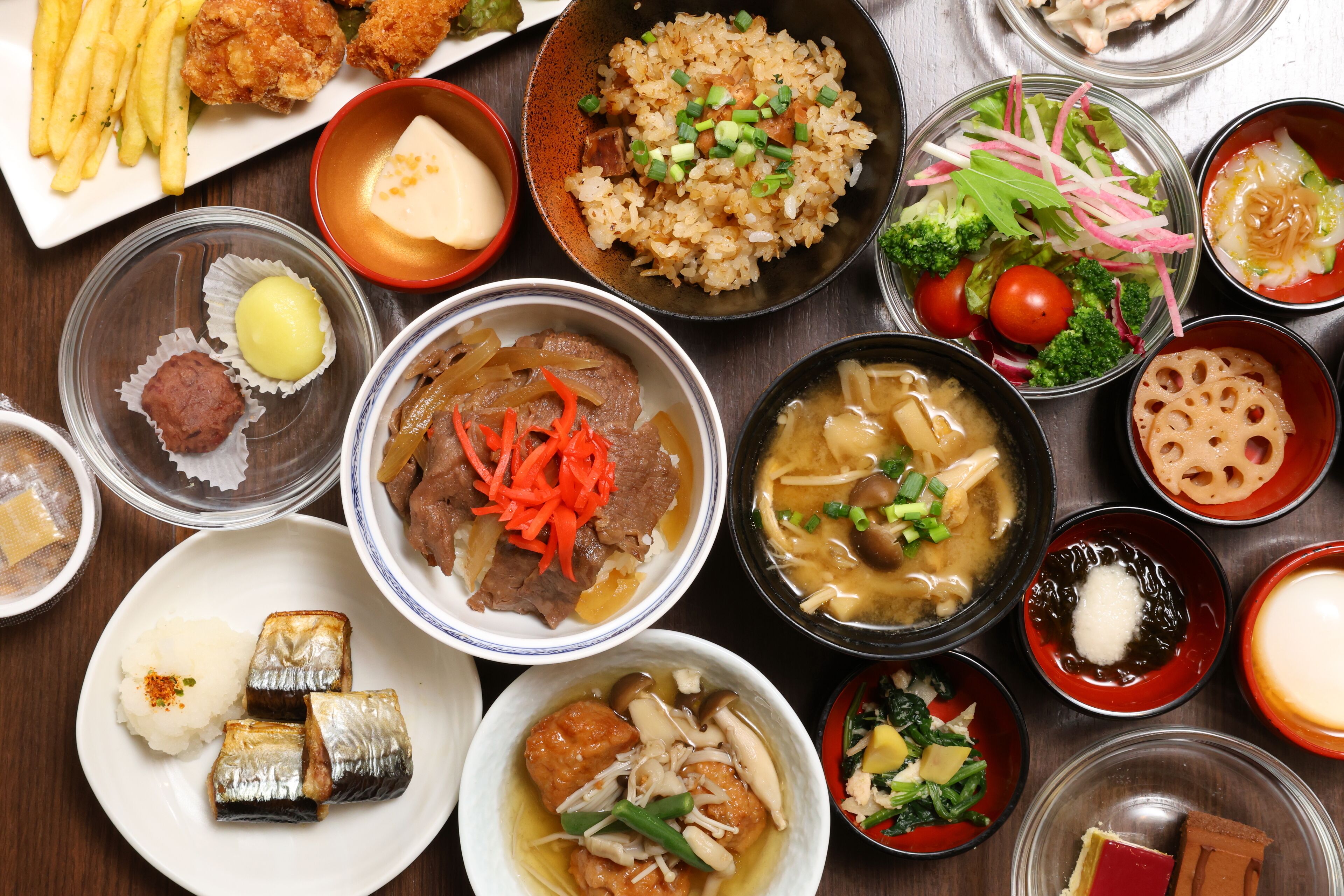 daily buffet breakfast (jpy 2000 per person)