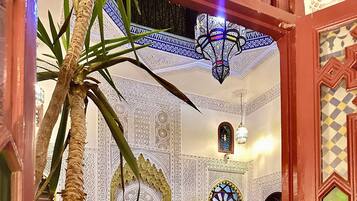 1 bedroom, Egyptian cotton sheets, premium bedding, Select Comfort beds