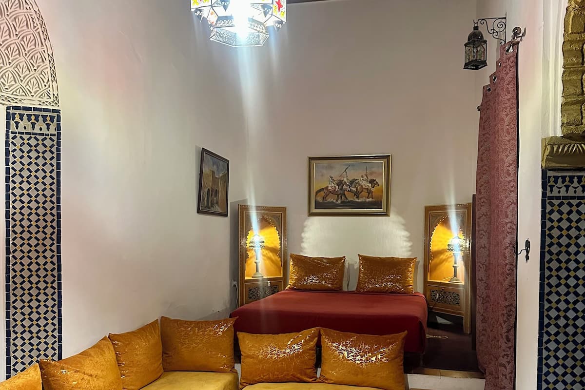 Suite Confort (Khenifra) | 1 habitación, sábanas de algodón egipcio y ropa de cama de alta calidad