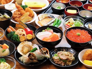 Daily buffet breakfast (JPY 3000 per person)