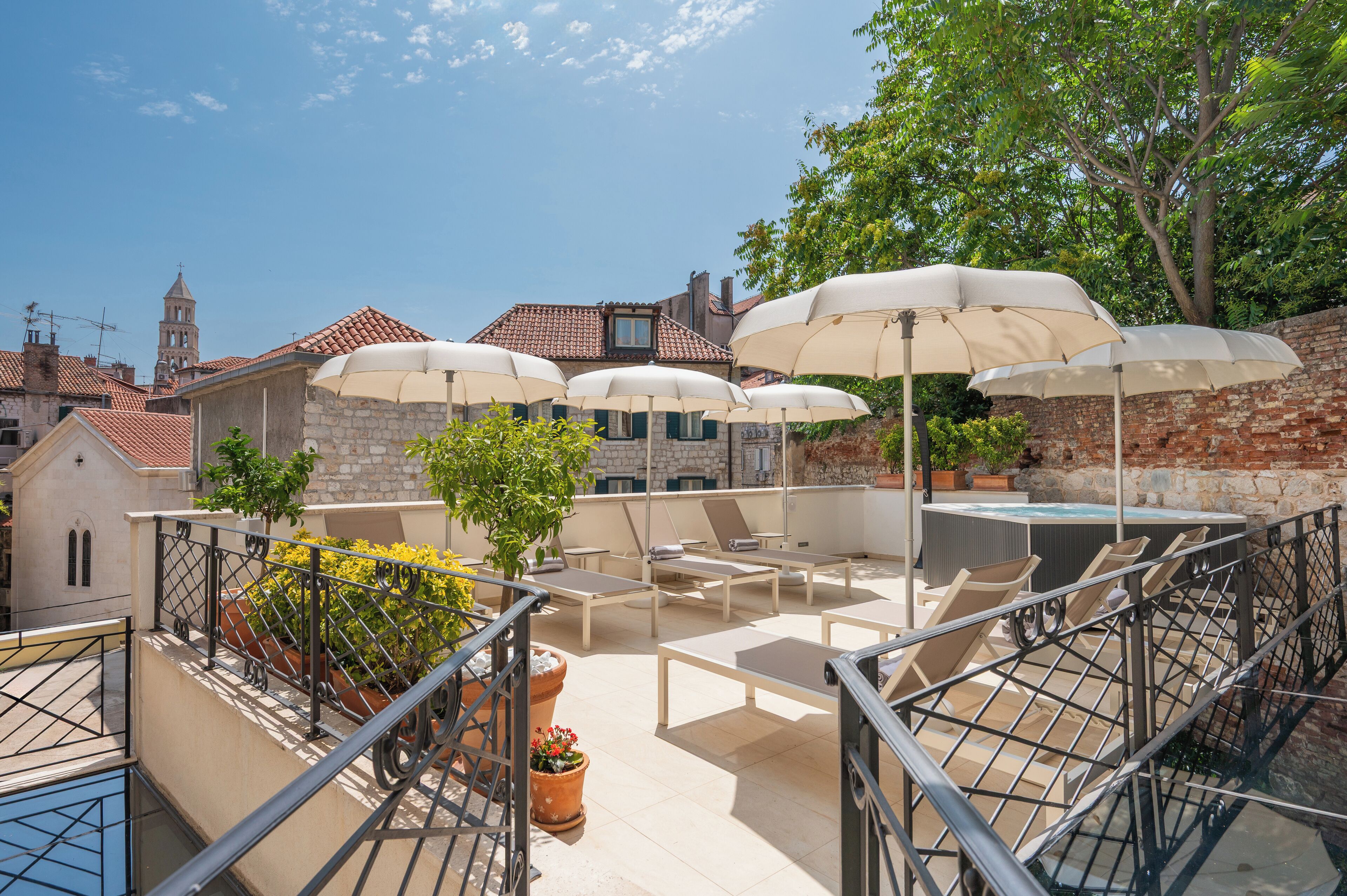 Bañera de hidromasaje exterior