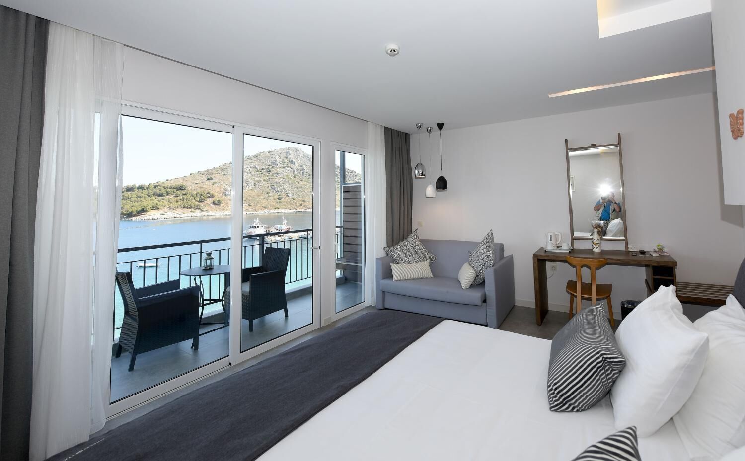 in-room safe, cots/infant beds, bed sheets