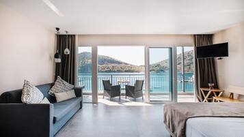 In-room safe, cribs/infant beds, bed sheets